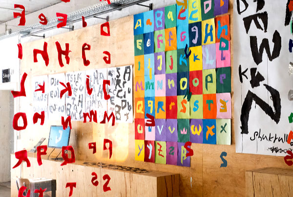 Offenes Angebot: LERNTISCHE